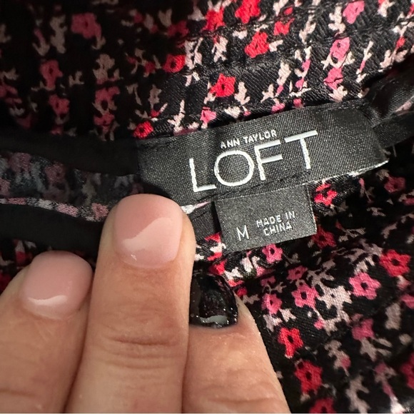 Loft | Pink Floral Elastic Waist Pull On Rayon Shorts Size Medium - Picture 5 of 6